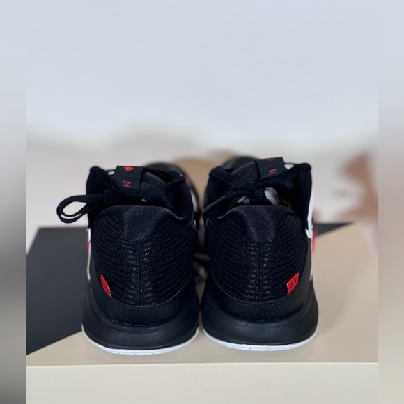 NIB New Nike Kyrie Low 5 - Picture 6 of 7